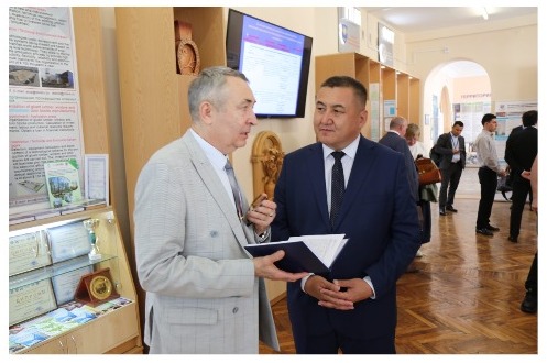 Визит делегации  Республики Узбекистан - посещение постоянно-действующей выставки БГТУ